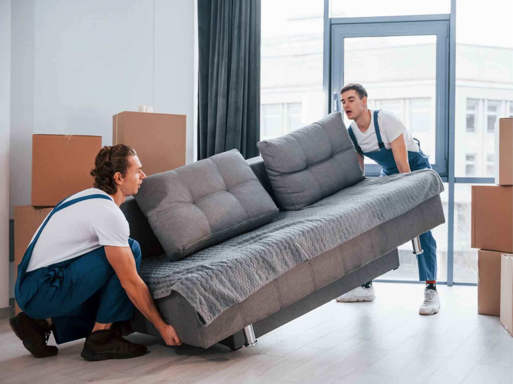 house removalists in Melbourne - shifting furniture